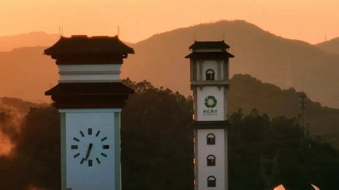 尊龙凯时品牌故事《尊龙凯时十二时间 · 只为优美生涯坚守》