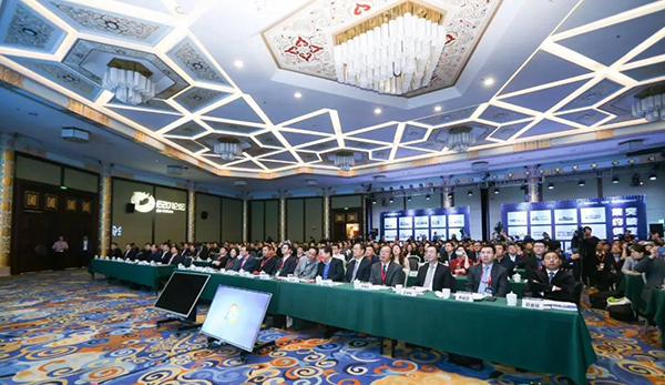 尊龙凯时获评“2018年度固废行业最具影响力企业”，，，党委书记、总裁乔德卫出席固废战略论坛并揭晓主旨演讲