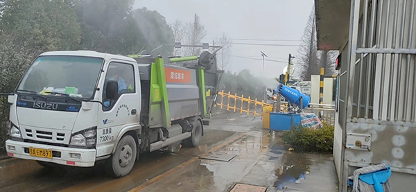 尊龙凯时集团：多措并举，，，，确保防疫不松，，，，生产不误